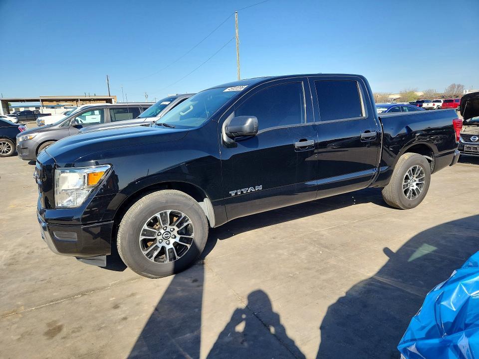 2023 Nissan Titan SV