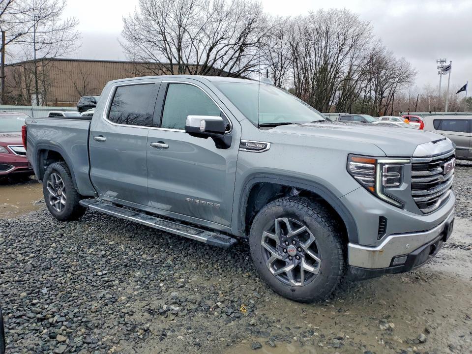 2025 GMC Sierra K1500 SLT