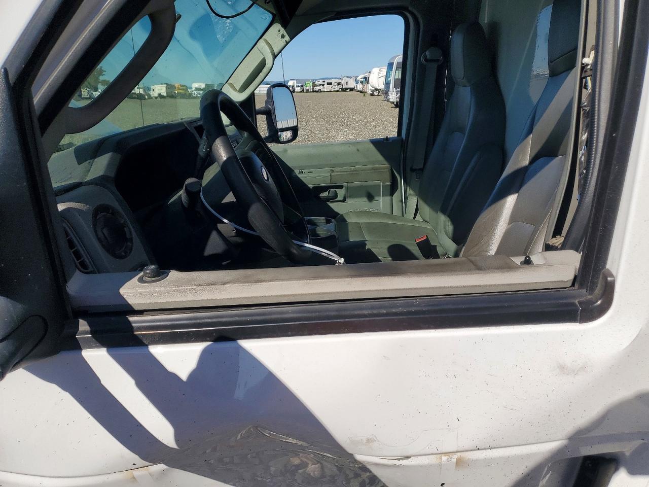 2021 Ford BOX Truck