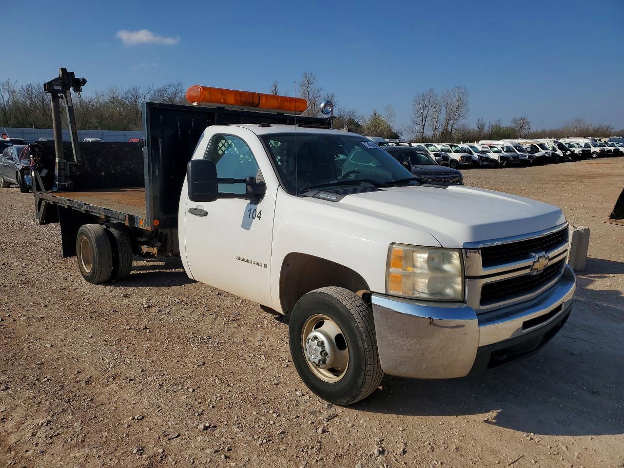 2007 Chev Rolet Silverado Flatbed Truck