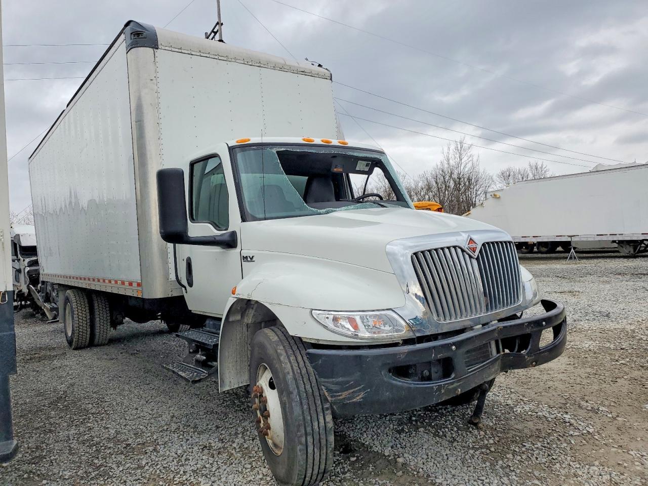2022 International MV607-BOX Truck