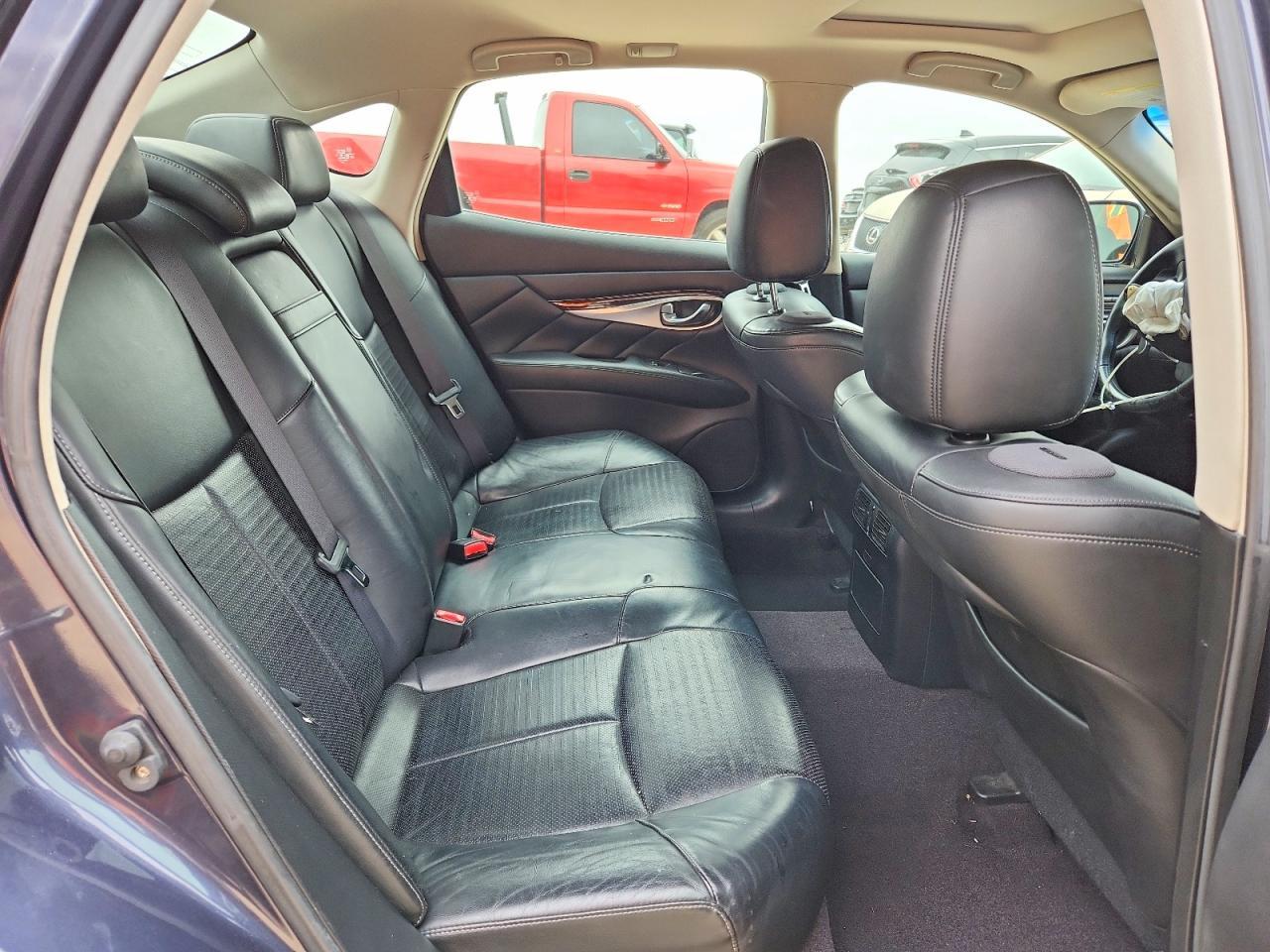 2011 Infiniti M37 Base