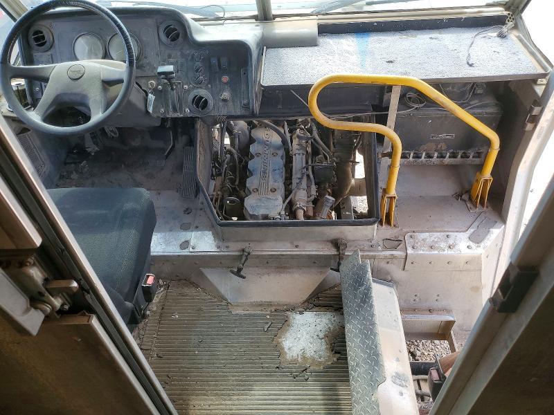 2006 Freightliner MT45G Delivery Van