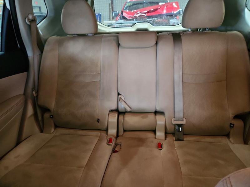 2016 Nissan Rogue sv