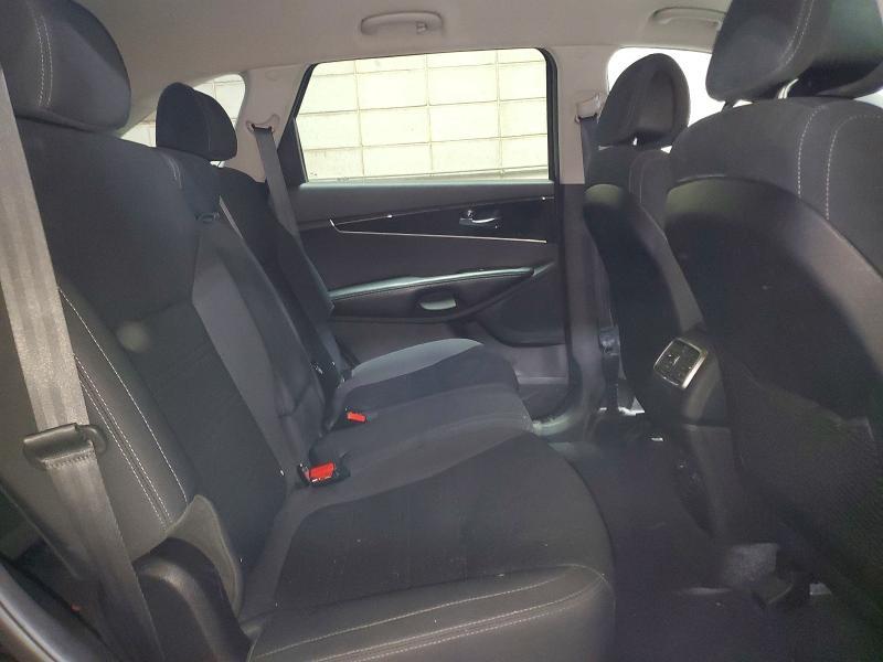 2016 KIA Sorento lx V6