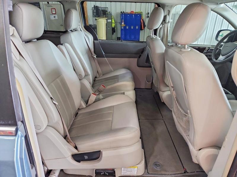 2010 Chrysler Town & Country Touring