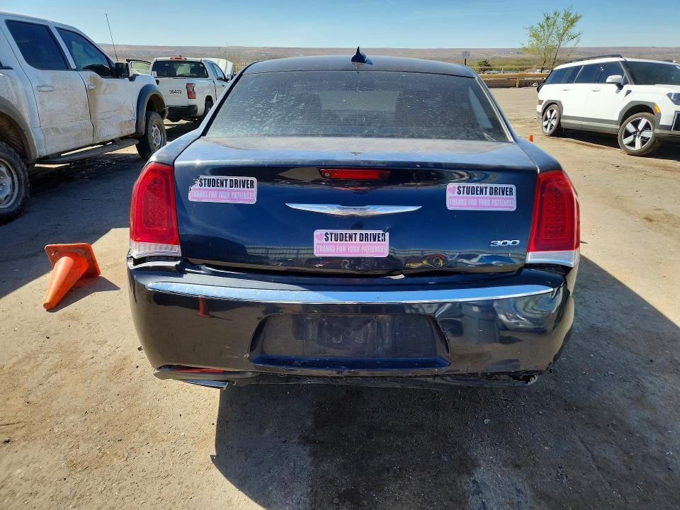 2017 Chrysler 300 Limited