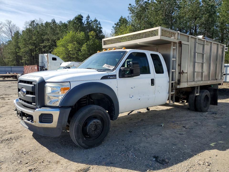 2016 Ford F450 Super Duty Chipper Truck