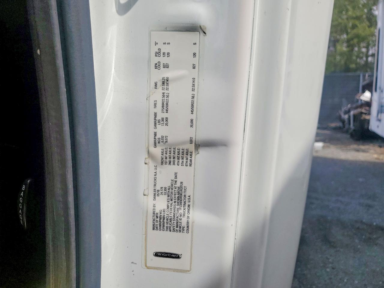 2019 Freightliner Cascadia 126