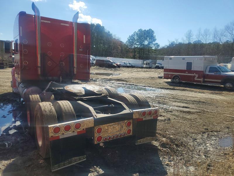 2010 Peterbilt 386 Semi Truck