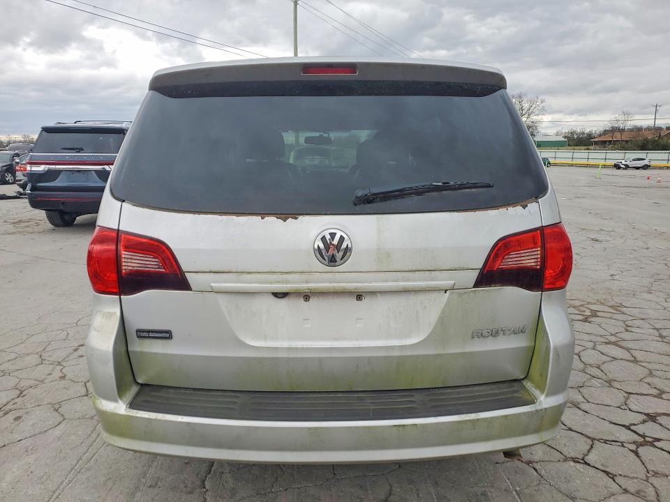 2010 Volkswagen Routan se