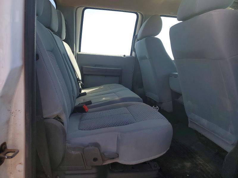 2015 Ford F350 Super Duty Flatbed Truck