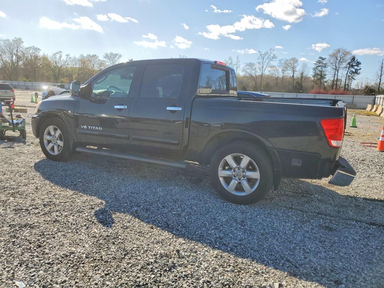 2011 Nissan Titan SV