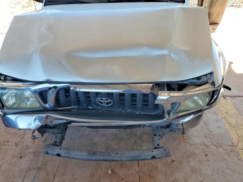 2002 Toyota Tacoma Base