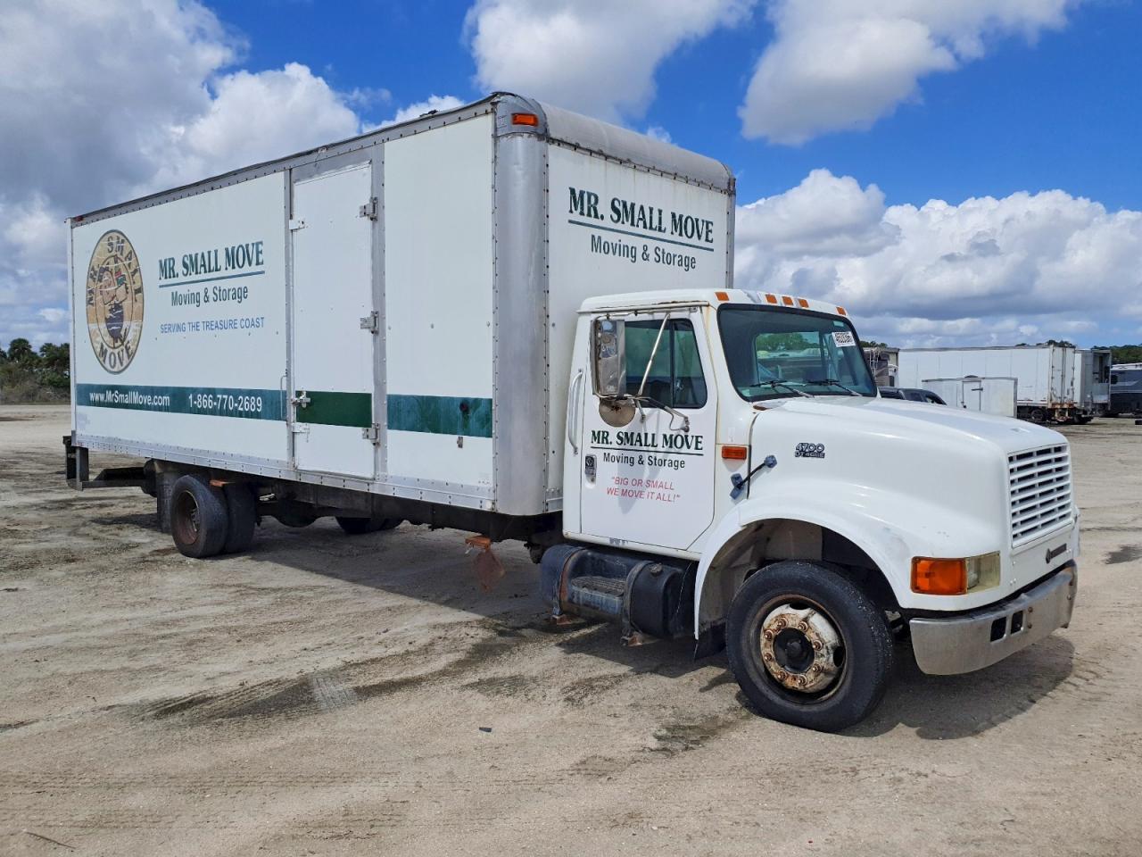 1999 International 4000 4700