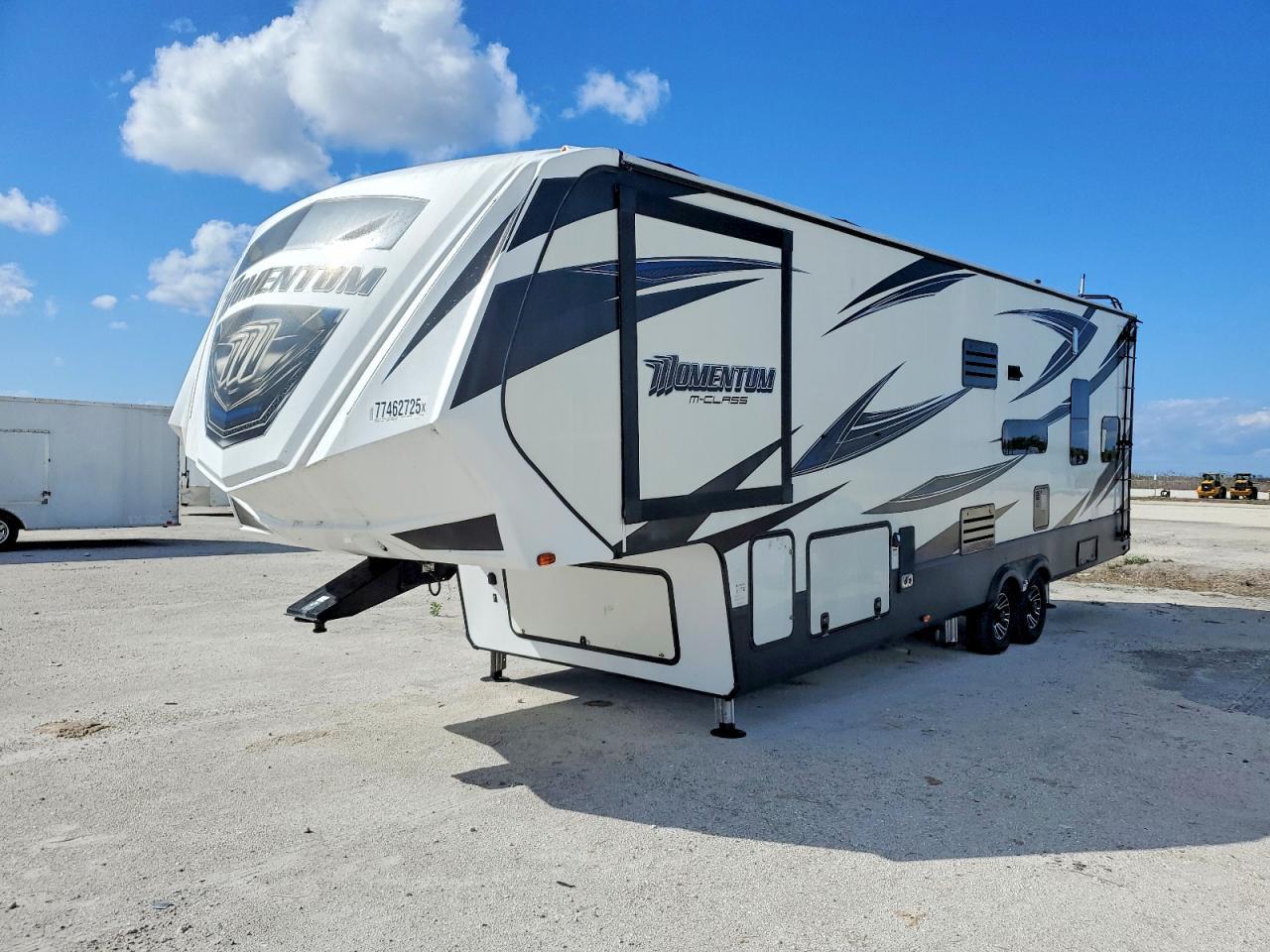 2017 Grand Design Momentum Camper