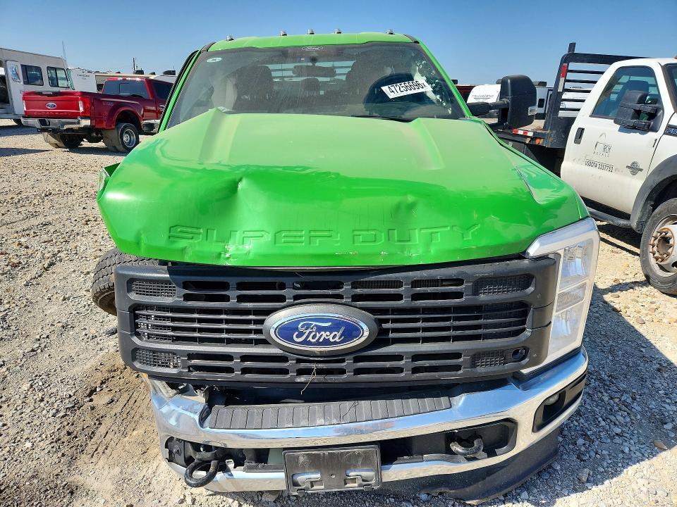 2024 Ford F350 Super Duty Flatbed Truck