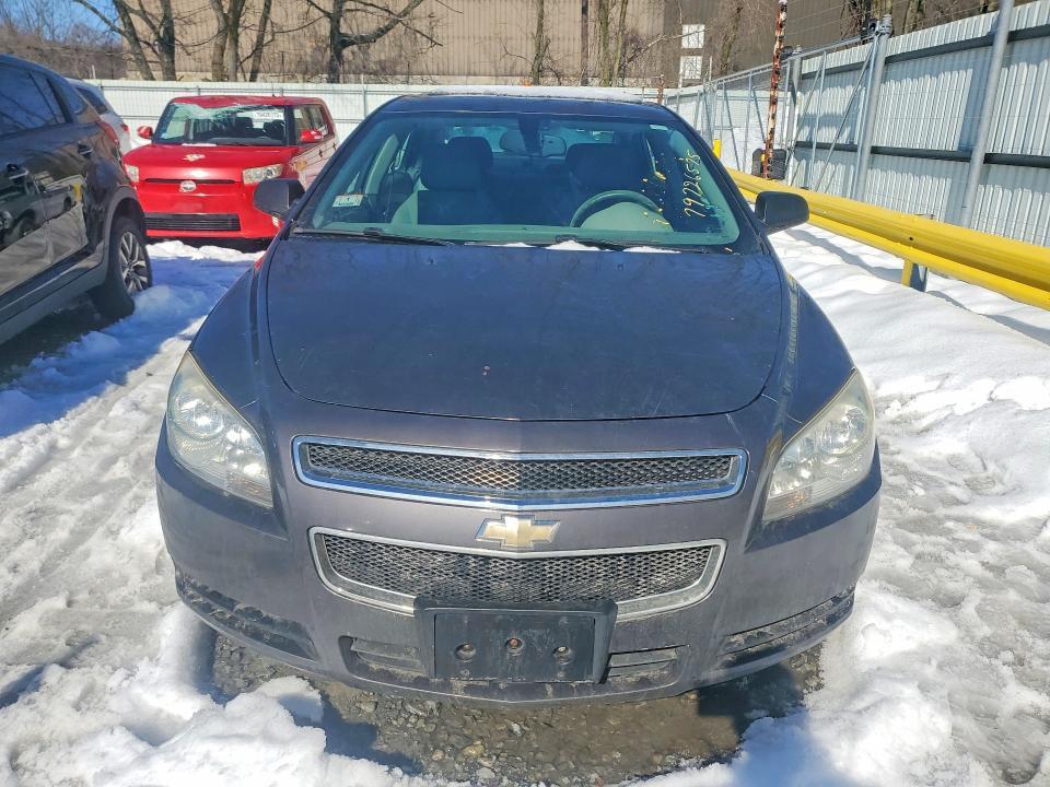 2011 Chev Malibu ls