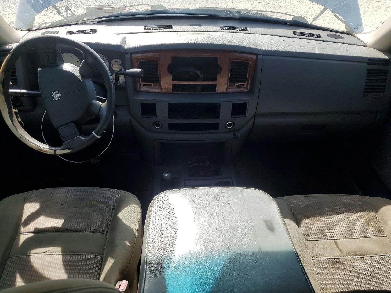 2006 Dodge RAM 2500 ST