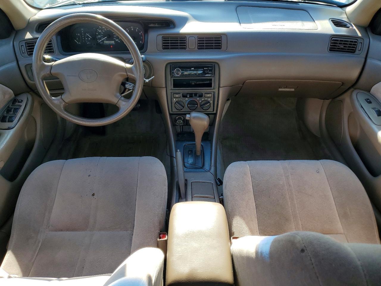 1998 Toyota Camry le