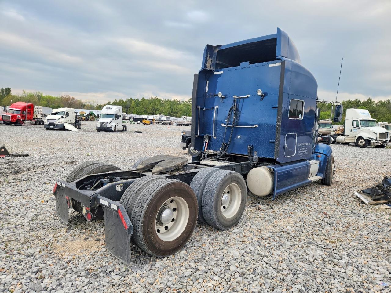 2014 Peterbilt 384 Semi Truck
