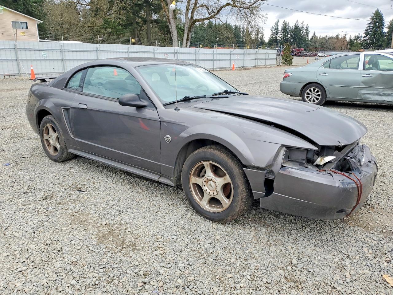 2004 Ford Mustang