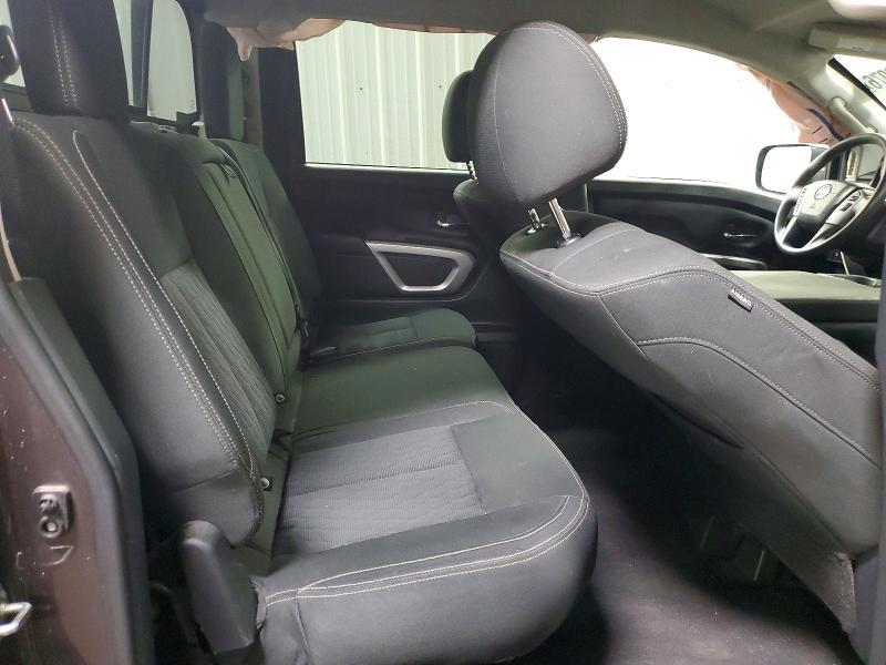 2018 Nissan Titan SV
