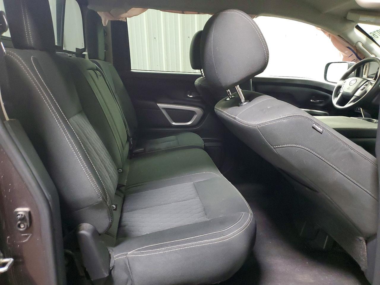 2018 Nissan Titan SV