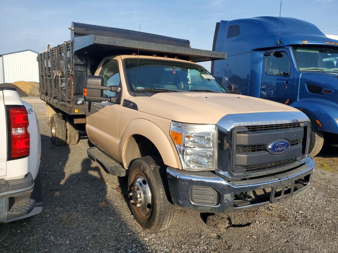 2016 Ford F350 Super Duty Flatbed Truck