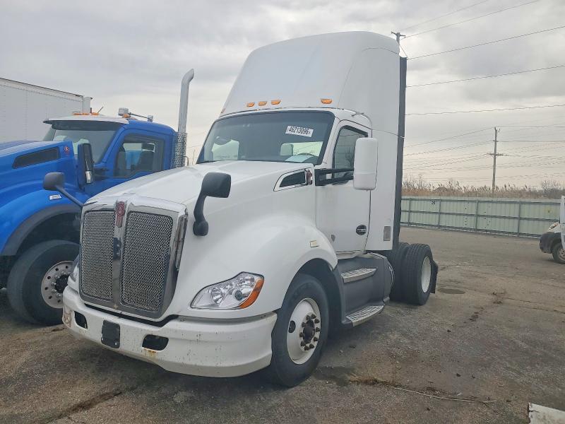 2017 Kenworth T680 Semi Truck