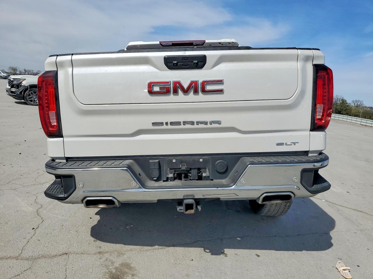 2024 GMC Sierra K1500 SLT