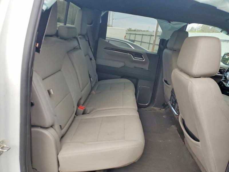 2024 GMC Sierra K1500 slt