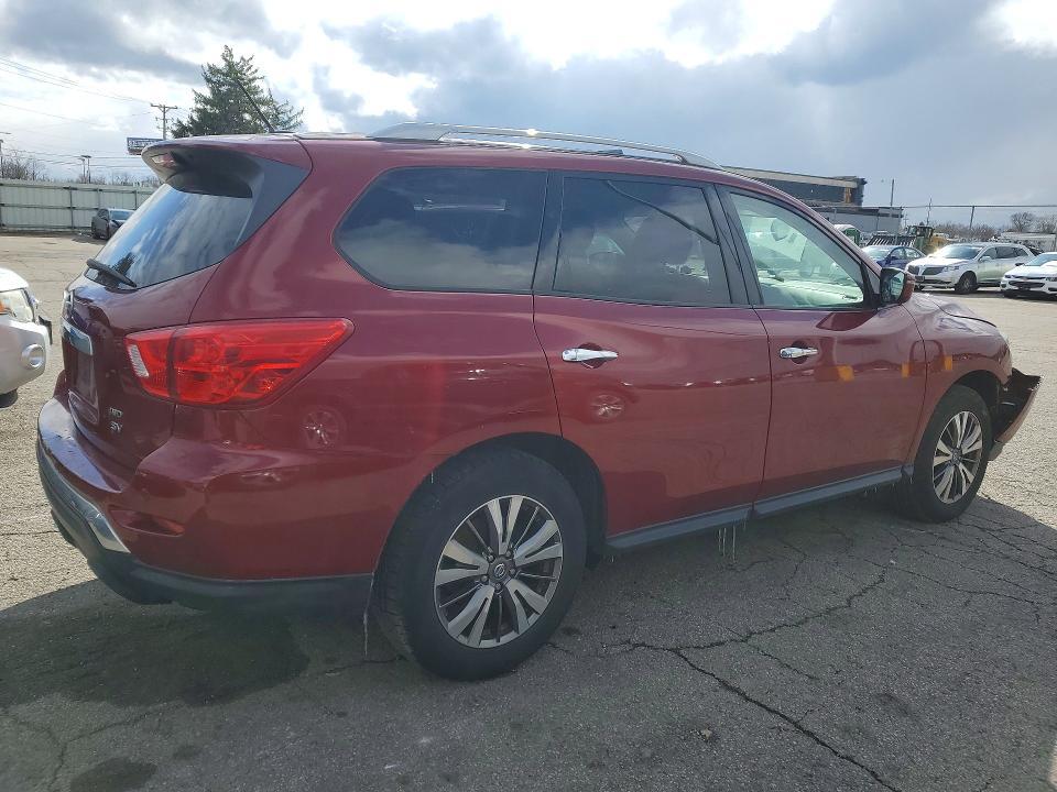 2018 Nissan Pathfinder sv