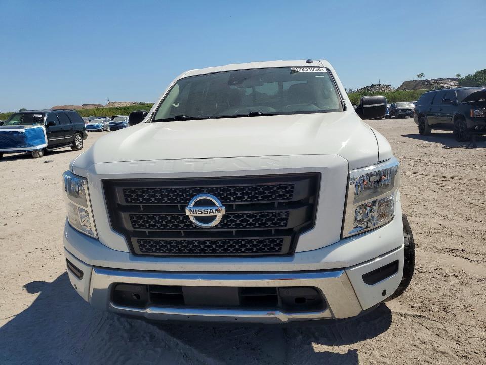 2021 Nissan Titan SV