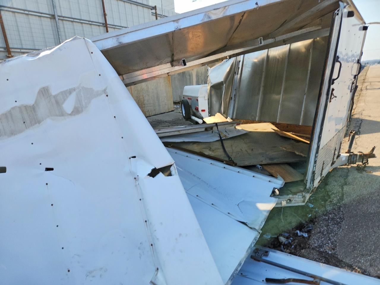 2001 RR Enclosed Cargo Trailer