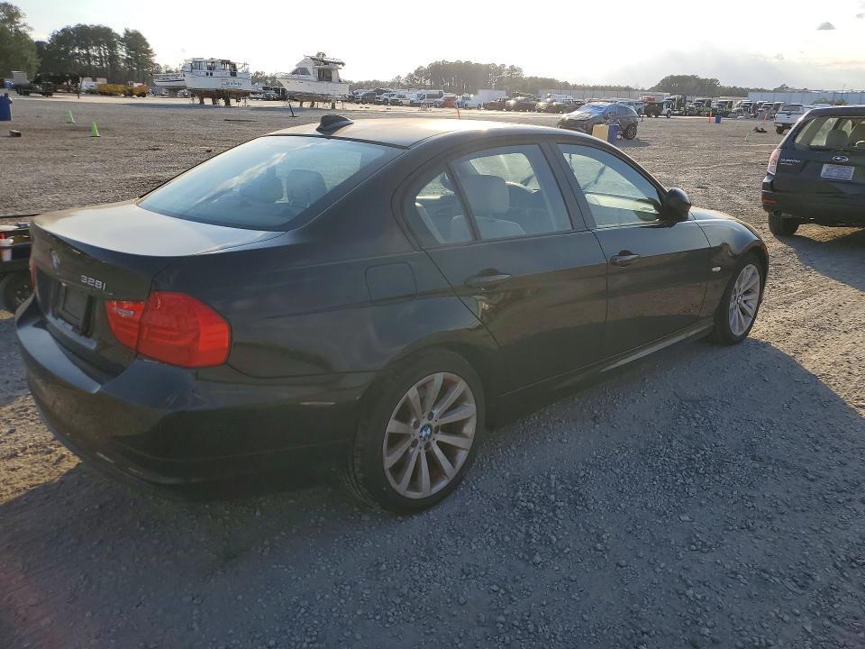 2011 BMW 328 i