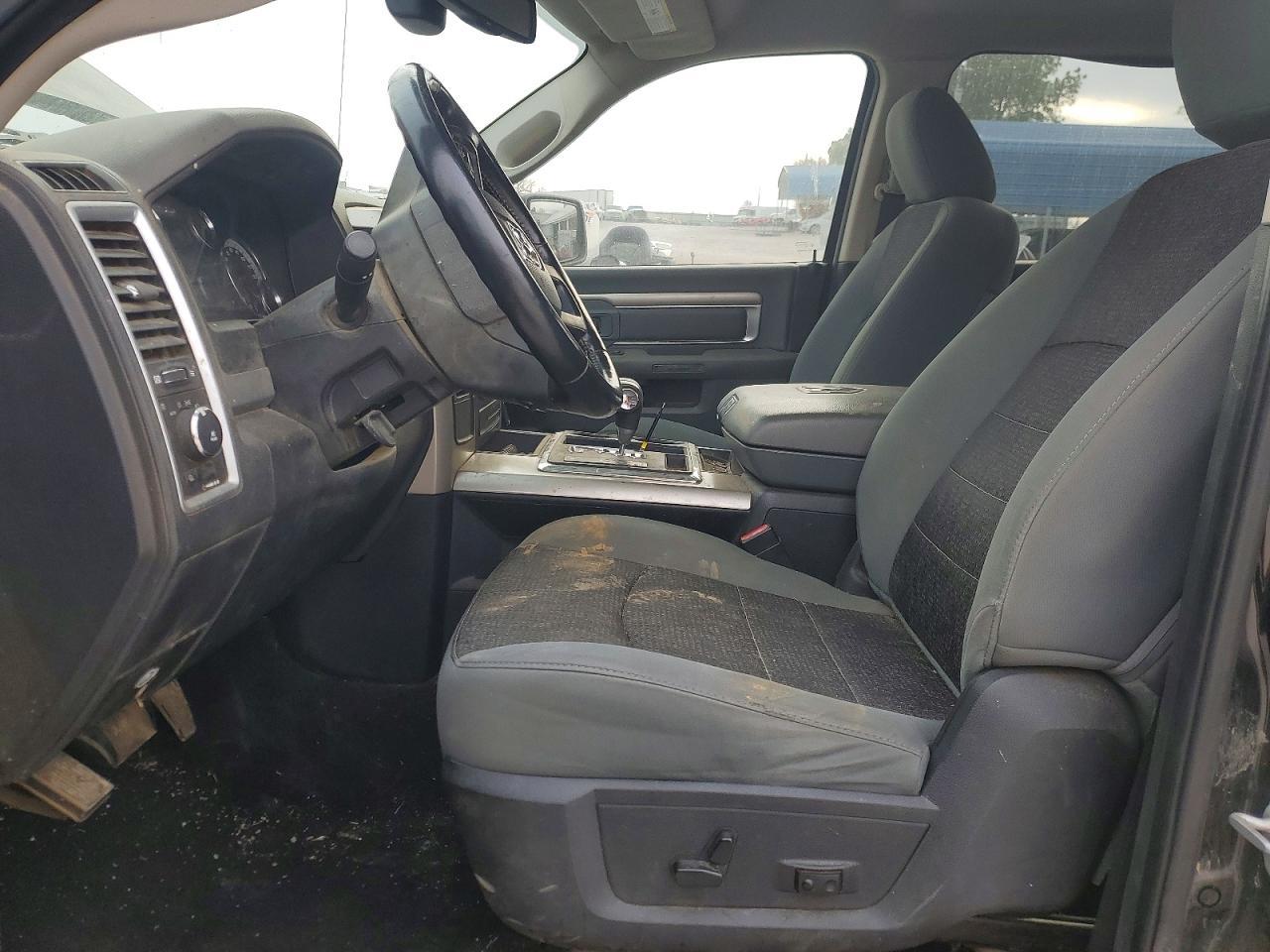 2013 Dodge RAM 1500 SLT