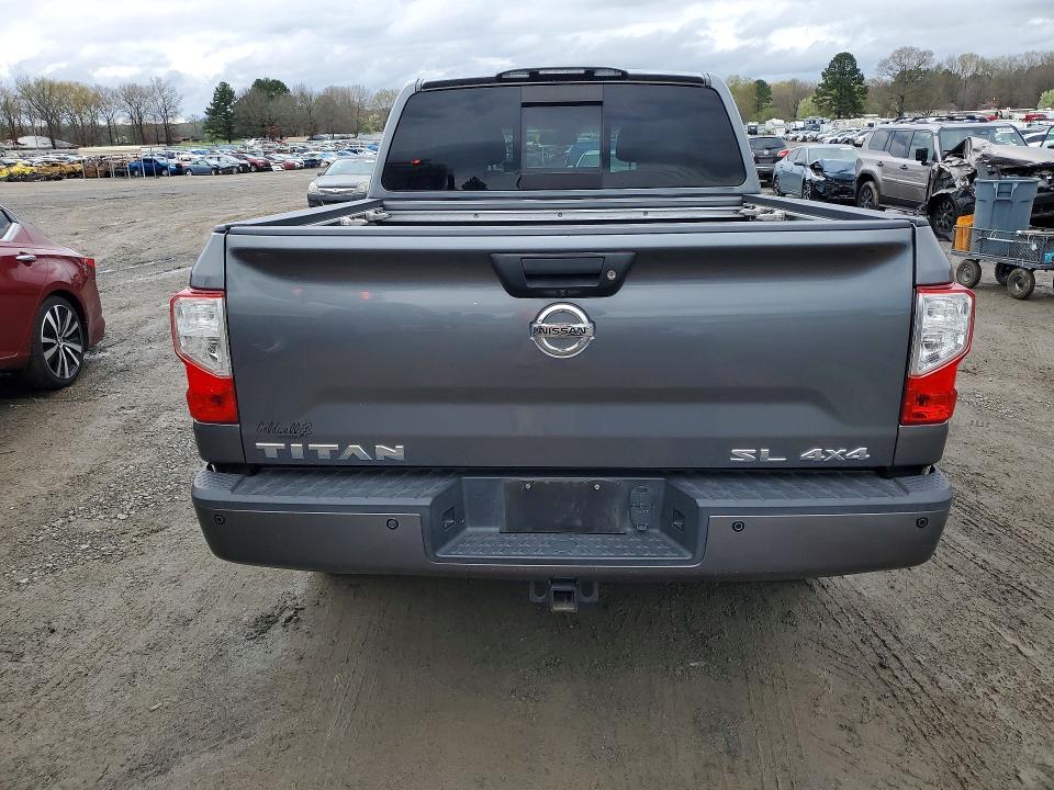 2017 Nissan Titan sl