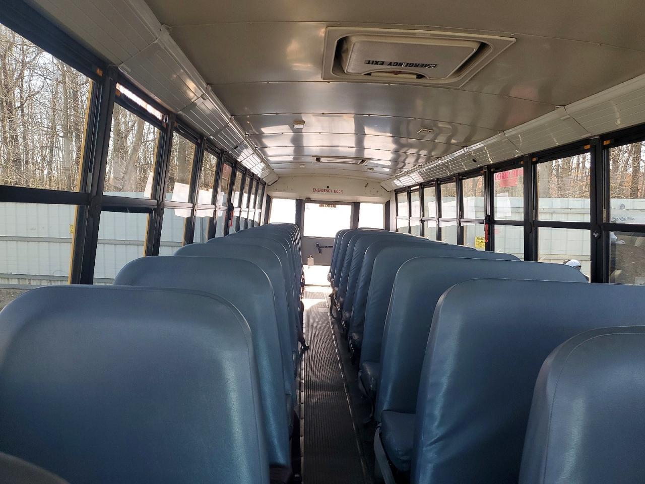 2010 Freigliner 2010 Thomas SAF-T-LINER C2-School Bus
