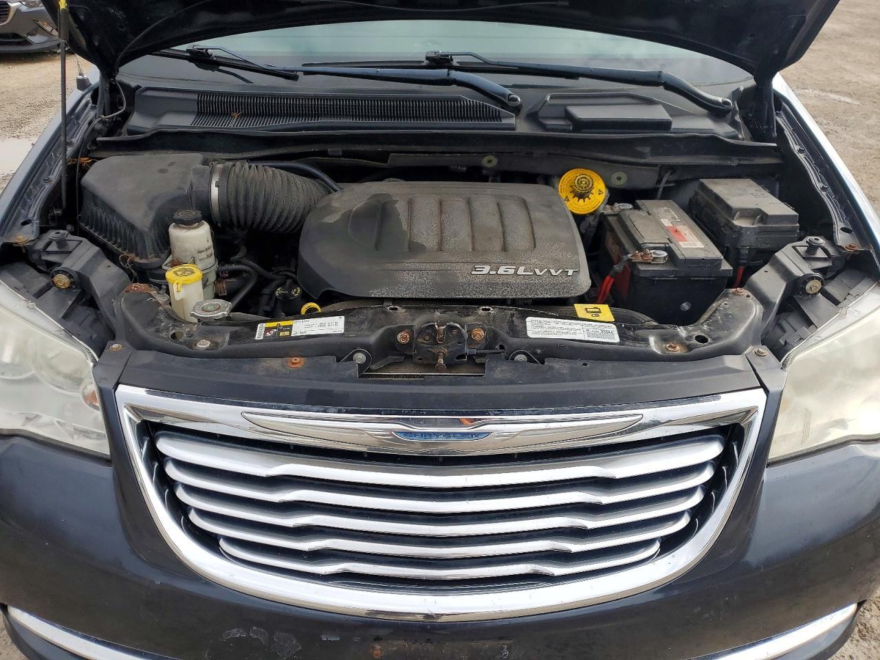 2014 Chrysler Town & Country Touring