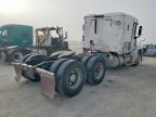 2005 Freigliner 2005 Freightliner Columbia 120 Semi Truck