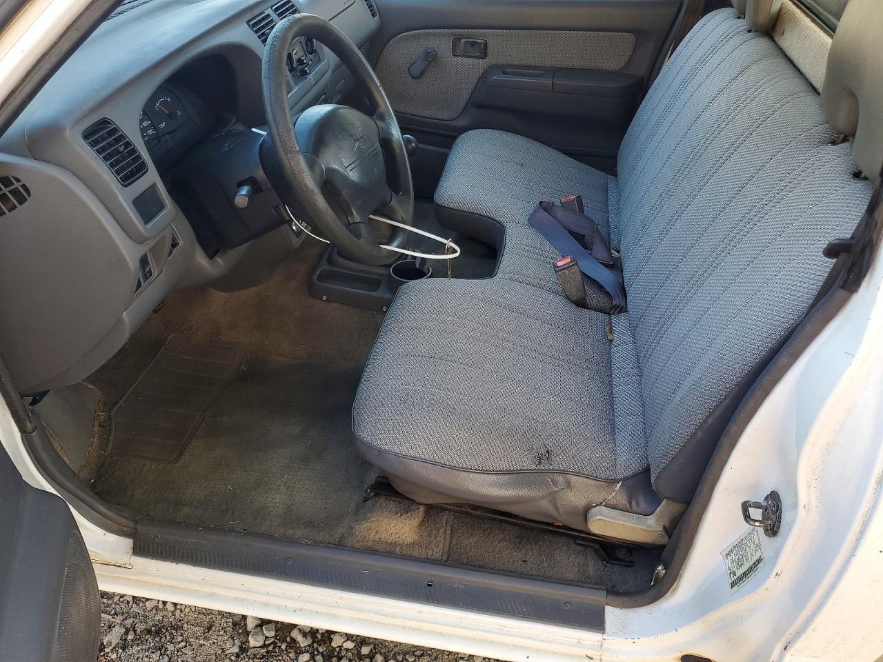 1998 Nissan Frontier Base