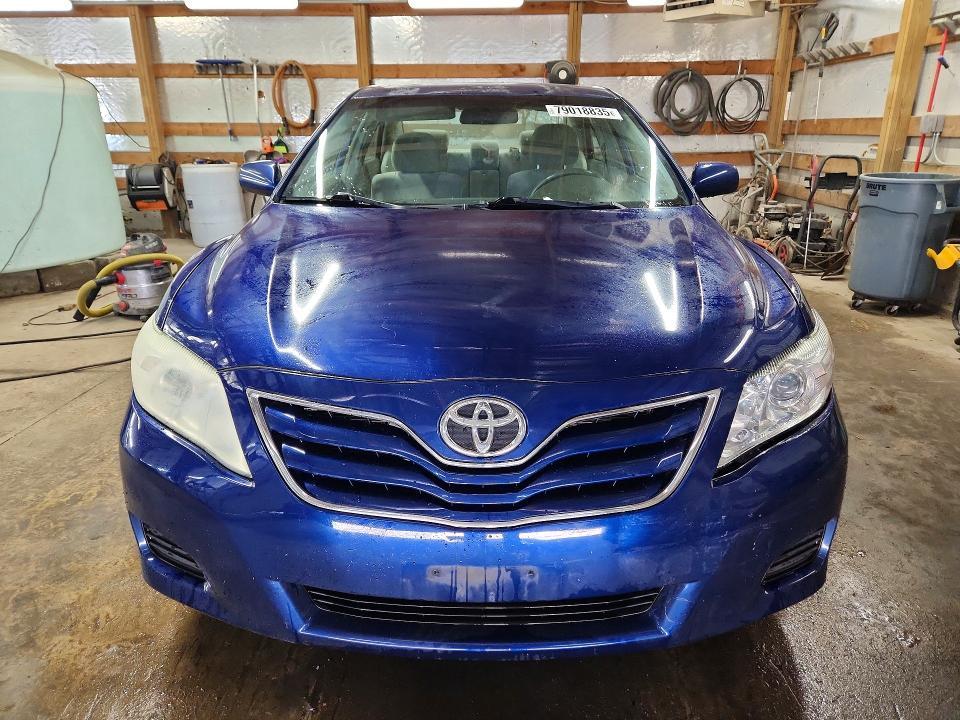 2011 Toyota Camry le