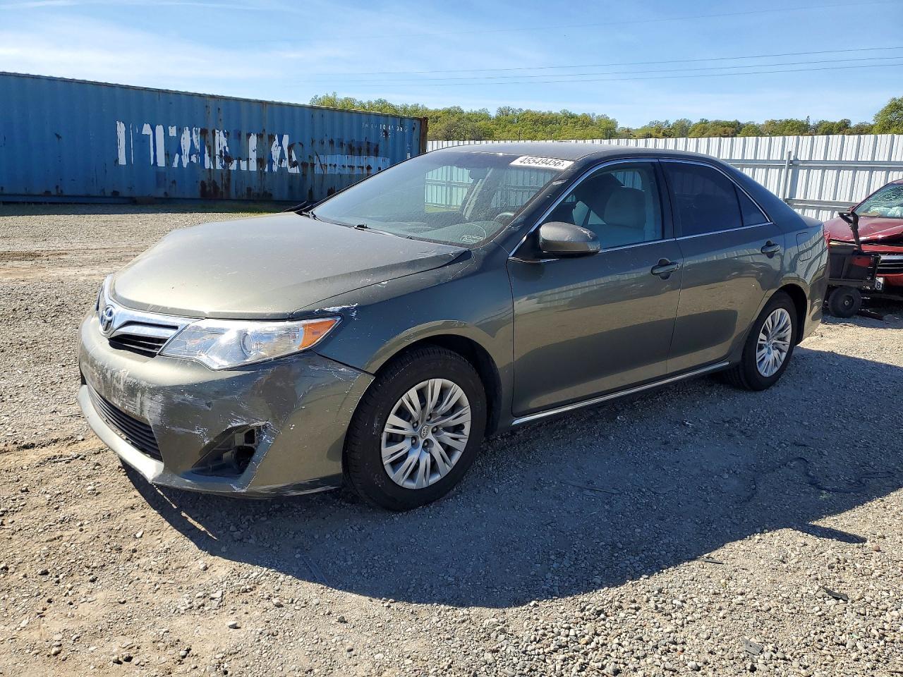 2014 Toyota Camry le