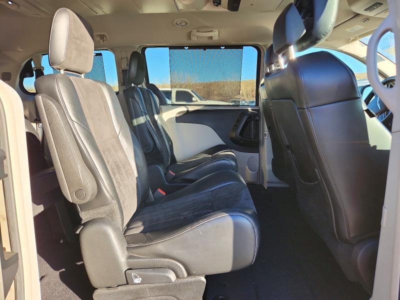 2014 Chrysler Town & Country Touring l