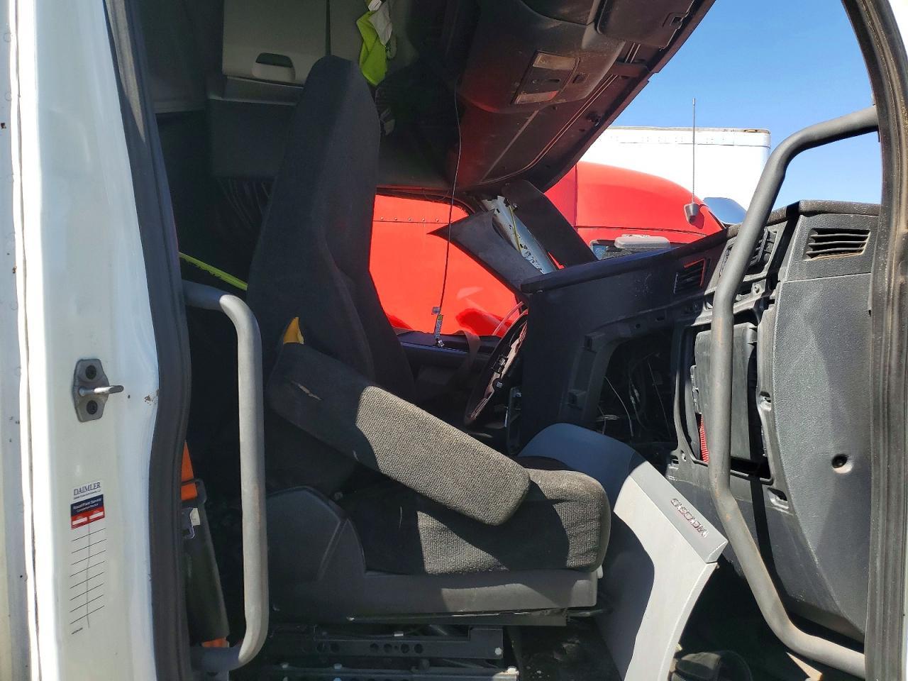 2019 Freigliner 2019 Freightliner Cascadia 126 Semi Truck
