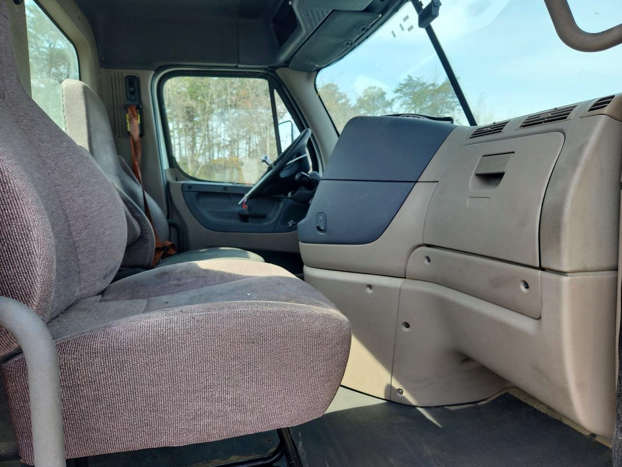 2018 Freigliner 2018 Freightliner Cascadia 113 Semi Truck
