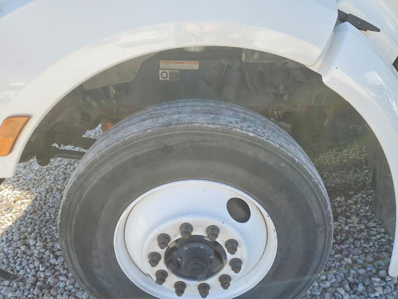 2017 Peterbilt 579 Semi Truck