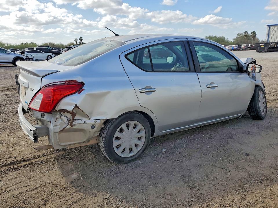 2015 Nissan Versa 1.6 sv