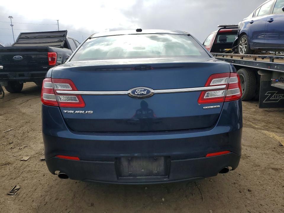 2016 Ford Taurus se